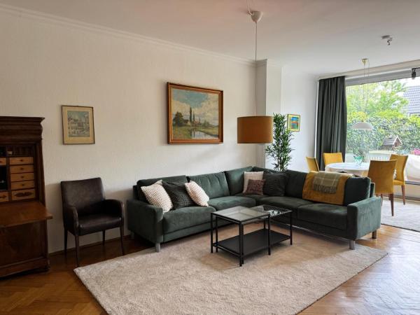På billedet ses objektet Stadtvillenwohnung nahe Zentrum / Ruhrfestspielhaus beliggende i byen Recklinghausen.