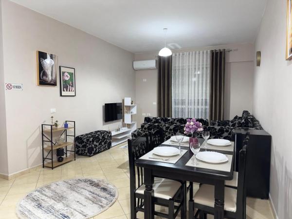 Na fotografii je vidět objekt Epistay Cozy Apartment near the Beach nacházející se ve městě Durrës.