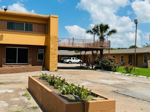 A la foto es mostra l'objecte EXPRESS INN & Suites situat a la ciutat de Wharton.