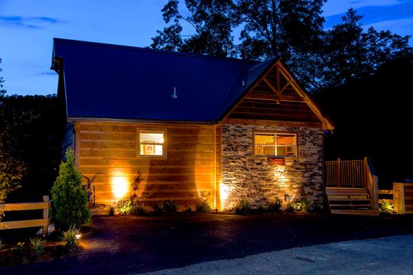 Grin Inn Bear It, Free Tickets, No Catch! - Pigeon Forge, TN