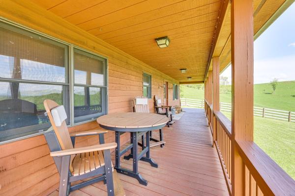 Billede 2: Fish, Hike, Hunt Secluded Cabin in Doe Hill!