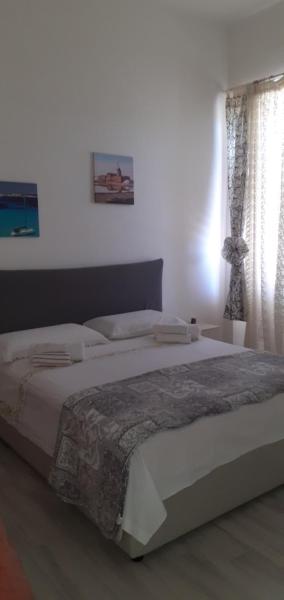 Na fotografii je vidět objekt Casa dei Mulini a vento nacházející se ve městě Trapani.