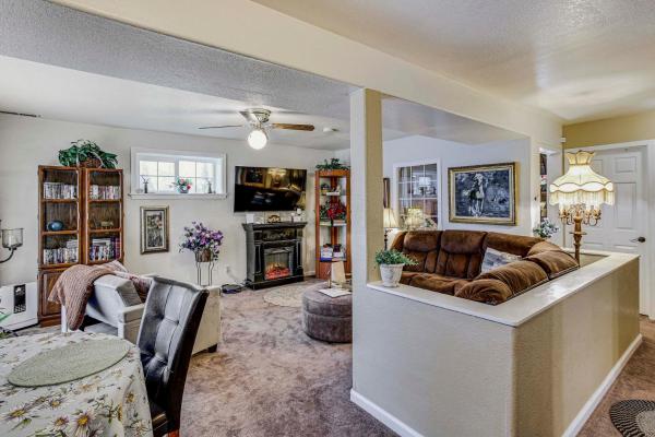 Op de foto is het object Lower-Level Apt with Hot Tub and Sauna in Graham! te zien, gelegen in de stad Orting.