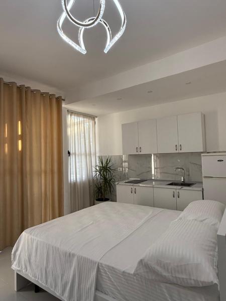 På billedet ses objektet ELIO's Room beliggende i byen Durrës.