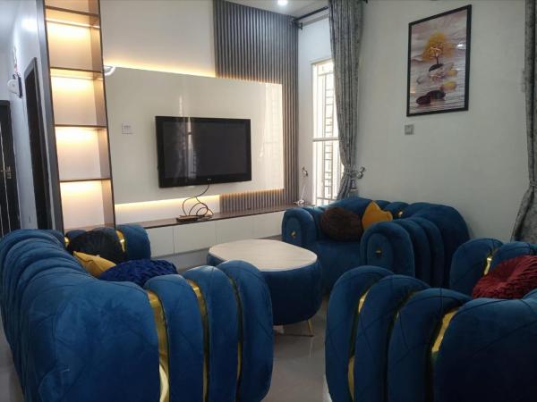 A la foto es mostra l'objecte Shimawa-Apartment-Sleeps2-Parking-24 7Security situat a la ciutat de Ipa.