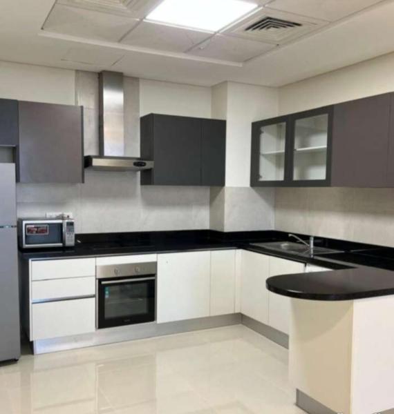 Na zdjęciu widoczny jest obiekt ضاحية السيف położony w mieście Al Janabīyah.