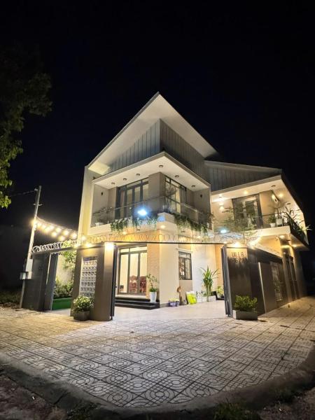 A la foto es mostra l'objecte Villa 26-28 Châu Đốc situat a la ciutat de Chau Doc.