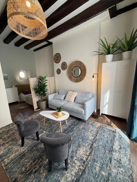 A la foto es mostra l'objecte Quartier Vieux Tours, Grand studio avec coin chambre situat a la ciutat de Tours.