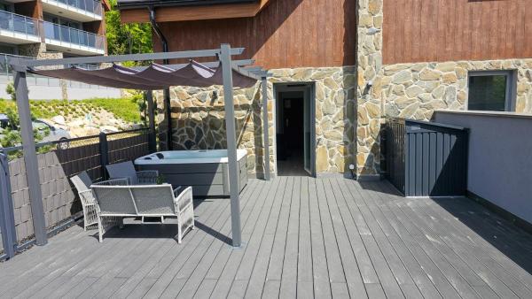 Aparts4U - Kras Resort Apartament C209 z prywatnym jacuzzi i tarasem, Sklářská Poruba