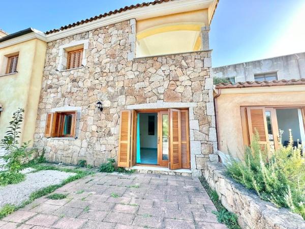 A la foto es mostra l'objecte Casa Azzurro Mare situat a la ciutat de Budoni.