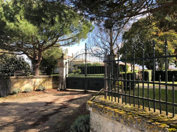 A la foto es mostra l'objecte Château Gigault situat a la ciutat de Fours.
