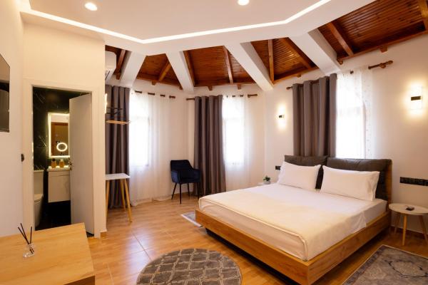 A la foto es mostra l'objecte Villa EM situat a la ciutat de Gjirokastër.