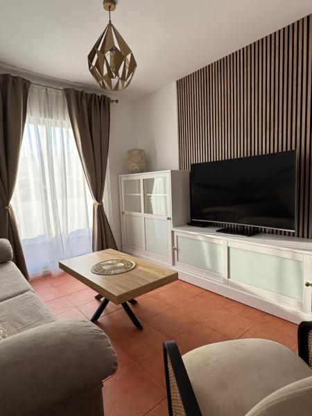 A la foto es mostra l'objecte Casa Serena situat a la ciutat de Cómpeta.