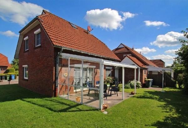 Nella foto è visibile l'oggetto ruhig aber zentral gelegene Ferienwohnung im Erdgeschoß situato nella città di Dornum.