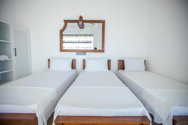 Na fotografii je vidět objekt Enoka's place nacházející se ve městě Negombo.