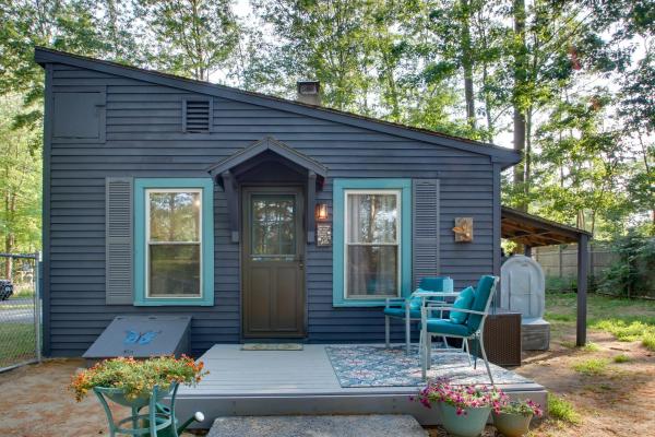 På bildet vises objektet Couples Glamping Getaway on Bonny Eagle Pond som ligger i byen Standish.