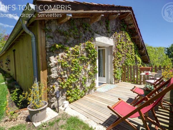 Na foto é possível ver o objeto Studio Montagne avec Terrasse Privative, Wifi, Près de Sentiers de Randonnée, Animaux Acceptés - FR-1-496-224 localizado na cidade de Arconsat.