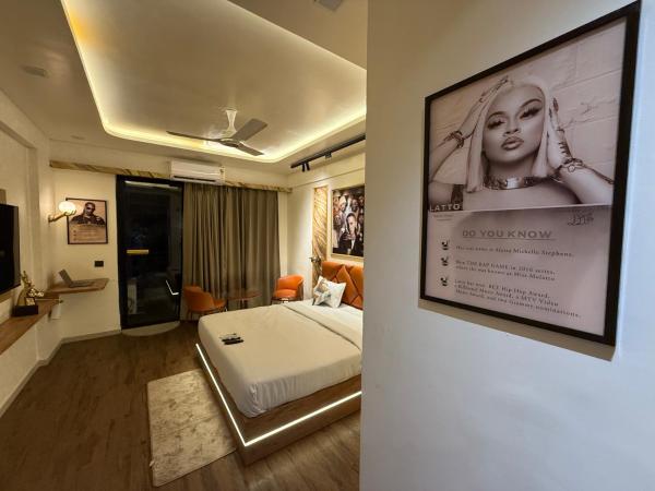 A la foto es mostra l'objecte Luxe Studio Apartment with balcony -High rise situat a la ciutat de Lucknow.