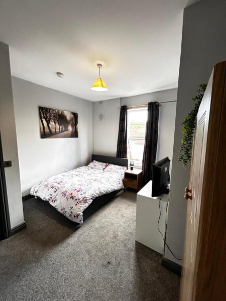 På billedet ses objektet Private ensuite room close to Rotherham city centre 5 beliggende i byen Canklow.