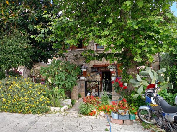Nella foto è visibile l'oggetto Yükser Pansiyon situato nella città di Side.