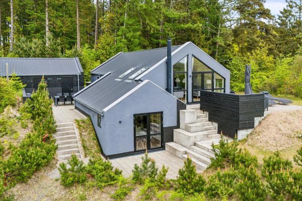 A la foto es mostra l'objecte Unique Holiday Home With Large Activity Room At Femmøller situat a la ciutat de Ebeltoft.