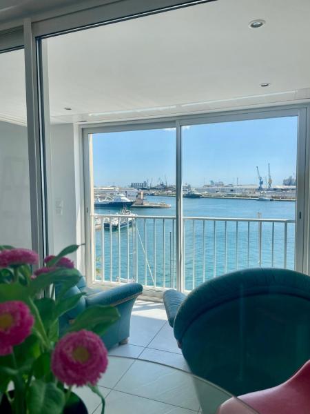 A la foto es mostra l'objecte ''Le Lion'' Grand T4 vue sur la mer, clim et parking situat a la ciutat de Sète.