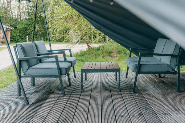 Na fotografii je vidět objekt Glamping bij Vakantiepark De Sallandshoeve nacházející se ve městě Nieuw-Heeten.