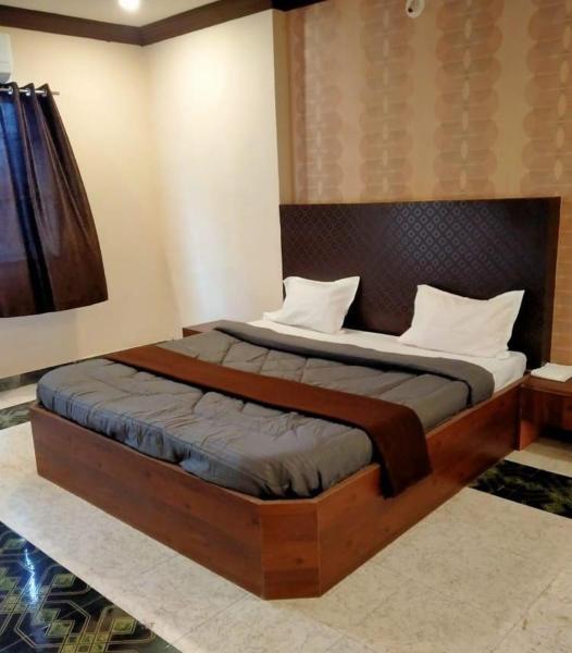 Nella foto è visibile l'oggetto J J Lodging situato nella città di Kolhapur.