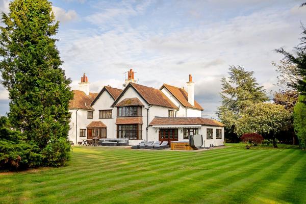 A la foto es mostra l'objecte Finest Retreats - The Old Rectory situat a la ciutat de Tring.