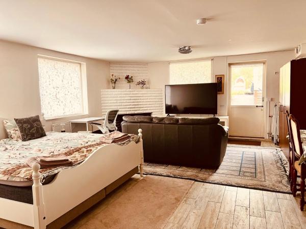 Na zdjęciu widoczny jest obiekt Charming Studio Flat In Sollentuna, Stockholm położony w mieście Nora.