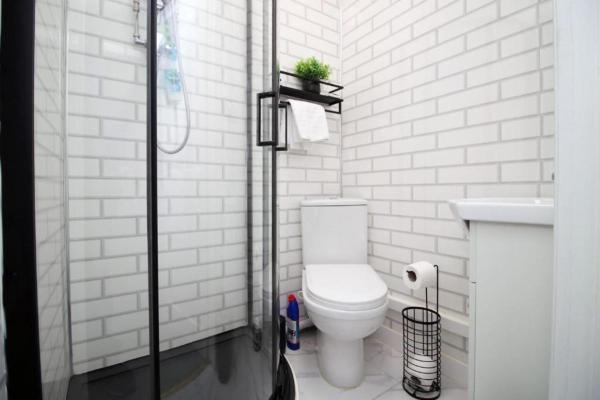 Kuva 6: 2 Bed Flat - Sleeps 6 - Parking - Wifi