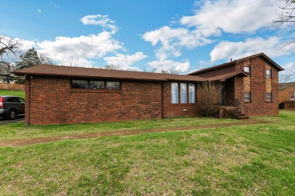 På billedet ses objektet Luxurious 4BR home Pet friendly beliggende i byen Joelton.