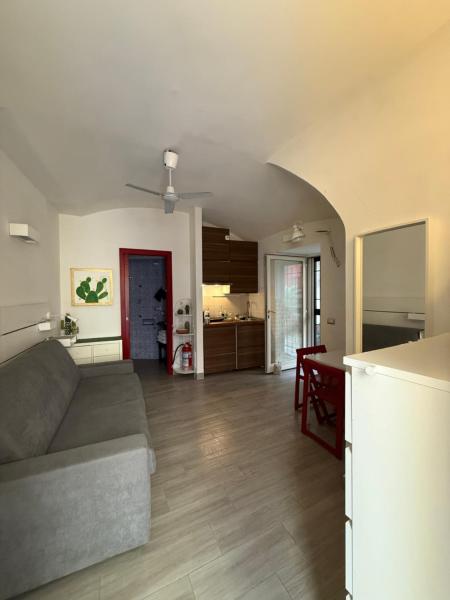 La Casa di Litz, Neapol