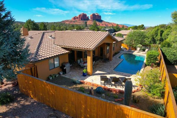 A la foto es mostra l'objecte Indian Cliffs Getaway 3 bedroom with pool situat a la ciutat de Sedona.