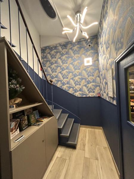 På billedet ses objektet Hotel Des Lices - Angers beliggende i byen Angers.