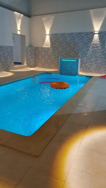 La photo montre l'objet Superbe villa familiale avec piscine privée situé dans la ville de Ghazaouet.