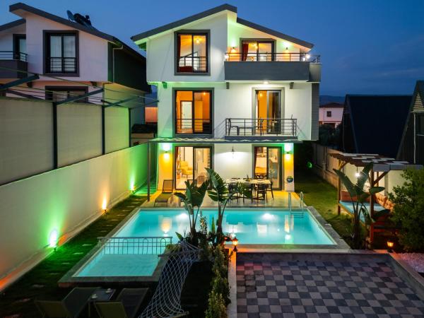 På billedet ses objektet AtlliVillaNo:8 beliggende i byen Fethiye.