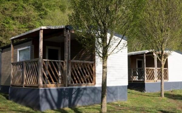 På billedet ses objektet Lodge Camping De la vallée beliggende i byen Durbuy.