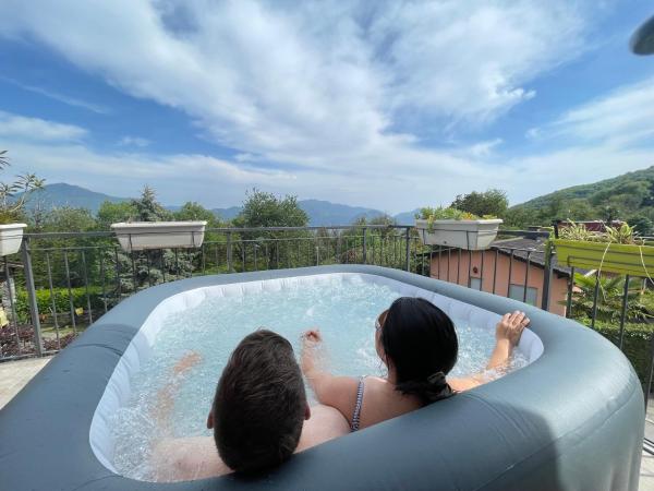 A la foto es mostra l'objecte Zen serenity sauna & spa retreat - happy go lucky situat a la ciutat de Lamone.