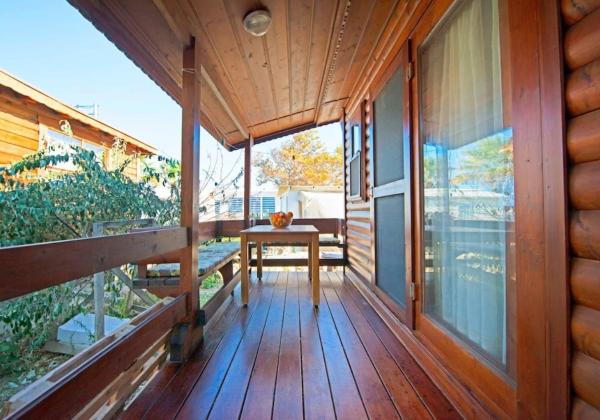 En la foto se muestra el objeto Yeniliman Bungalov Evleri- Sümbül Adlı Ev -Karaburun -İzmir ubicado en la ciudad de Parlak.