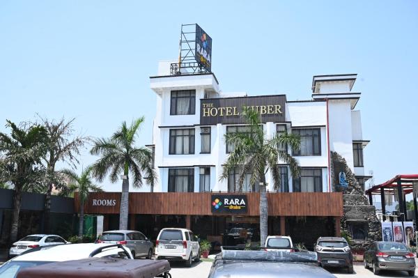 A la foto es mostra l'objecte Hotel Kuber situat a la ciutat de Bāghpat.