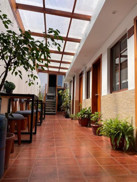 Na fotografii je vidět objekt HOSTAL Aly 3 nacházející se ve městě Otavalo.