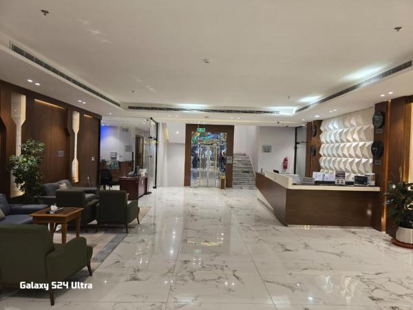 En la foto se muestra el objeto Namar Home Serviced Apartment - Tuwaiq ubicado en la ciudad de Riad.