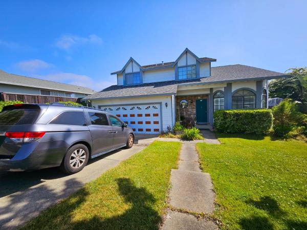 照片显示了位于Crockett市的Bayview Private Retreat物件。
