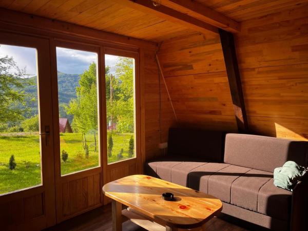 La photo montre l'objet Tjentiste A-frame cabin situé dans la ville de Tjentište.