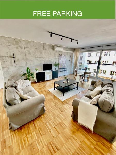 Spacious Apartment near City Center with Balcony and Garage Parking, Prague