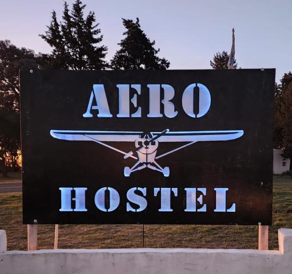 Na zdjęciu widoczny jest obiekt Aerohostel Carhue położony w mieście Carhué.