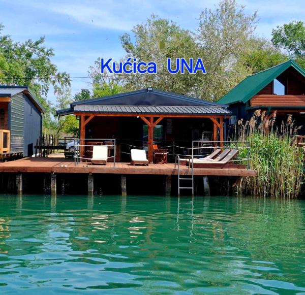 På billedet ses objektet Ada Bojana kucica Una beliggende i byen Ulcinj.