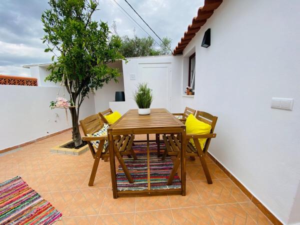 Op de foto is het object Casa Mel-Mina São Domingos-Praia fluvial-Terraço-3km-arcondicionado te zien, gelegen in de stad Mértola.