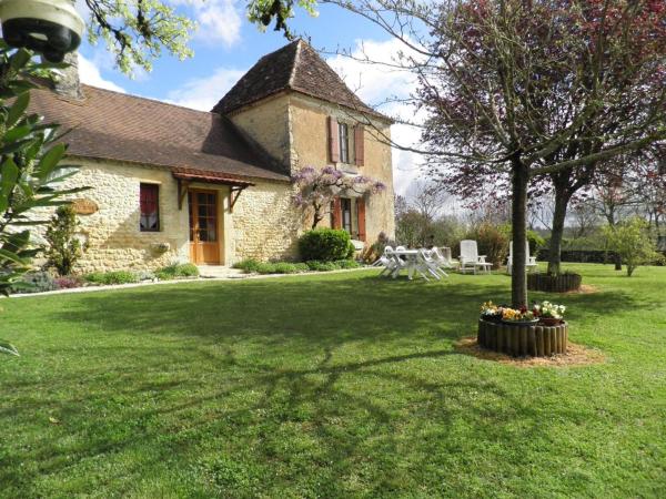 Nella foto è visibile l'oggetto Maison de campagne avec jardin, proche de Lalinde, cheminée, idéal pour découvrir le Périgord - FR-1-616-21 situato nella città di Bressac.